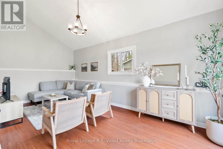 Photo 10 at 133 E North Street E, Tillsonburg