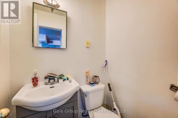 Photo 14 at 393 Odlum Drive, Woodstock - South, Woodstock