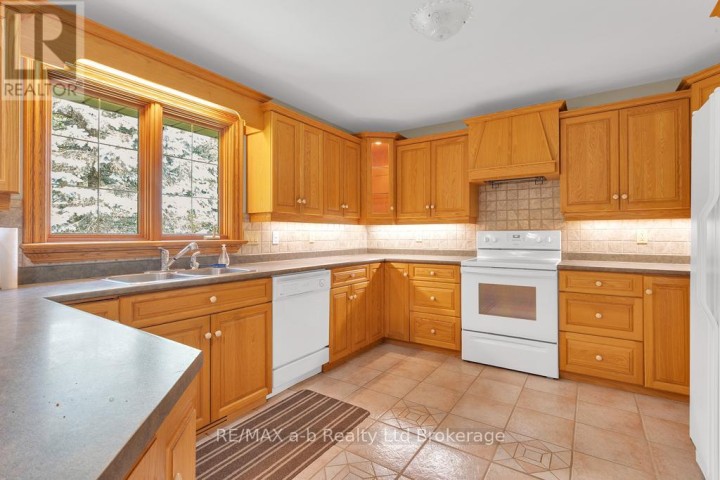 Photo 12 at 21 Windemere Avenue, Tillsonburg