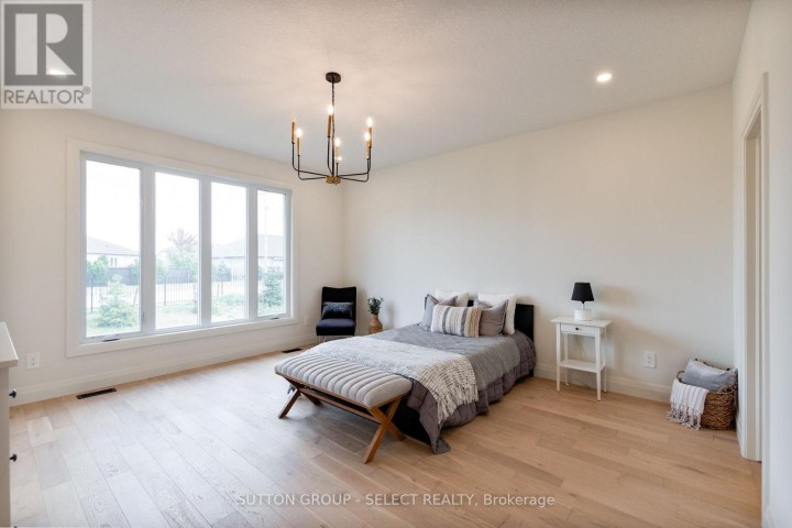 Photo 10 at 16 Kelly Drive, Ingersoll (Thamesford), Ingersoll