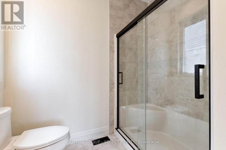 Photo 13 at 16 Kelly Drive, Ingersoll (Thamesford), Ingersoll