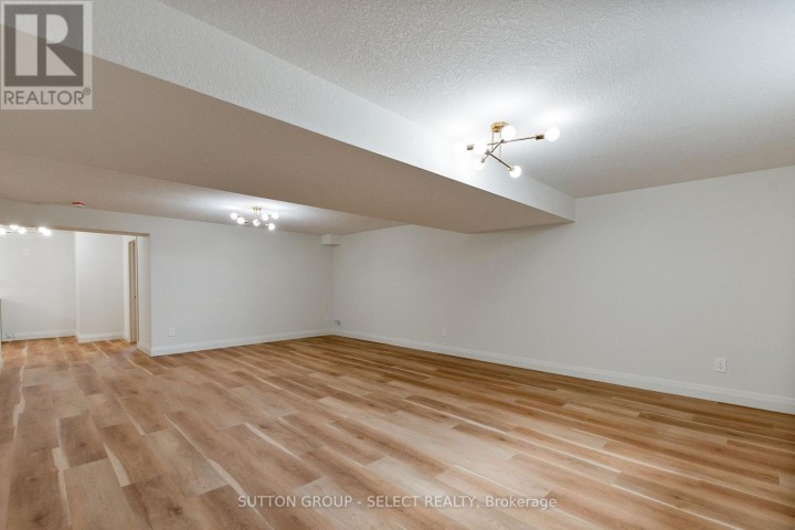 Photo 22 at 16 Kelly Drive, Ingersoll (Thamesford), Ingersoll