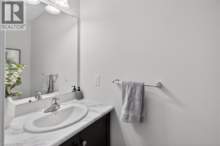 Photo 8 at 2 - 377 Glancaster Road, Rural Glanbrook, Ancaster