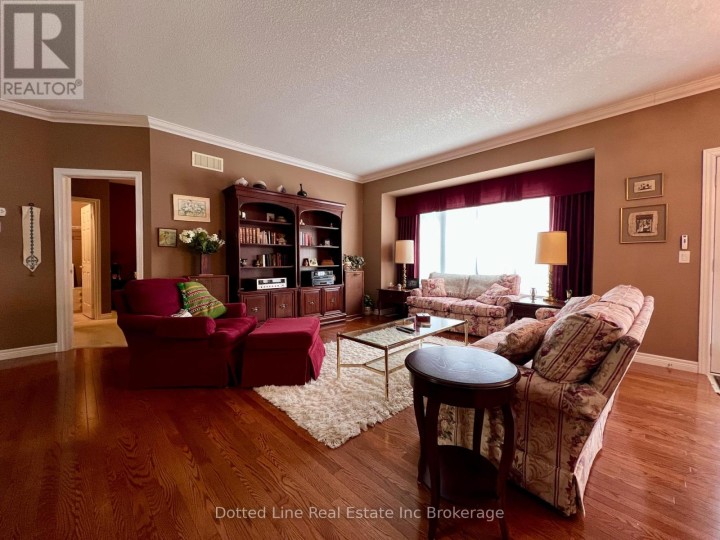 Photo 15 at 25 - 500 Lakeview Drive, Woodstock - North, Woodstock