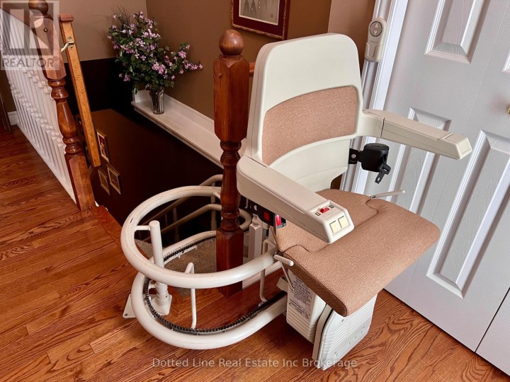 Photo 21 at 25 - 500 Lakeview Drive, Woodstock - North, Woodstock