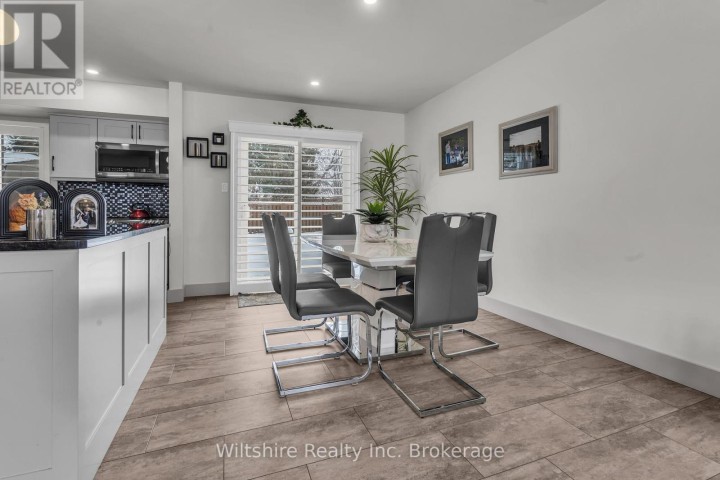 Photo 12 at 32 Devon Court, Tillsonburg