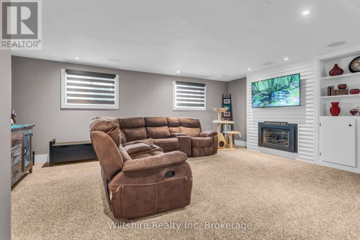 Photo 15 at 32 Devon Court, Tillsonburg