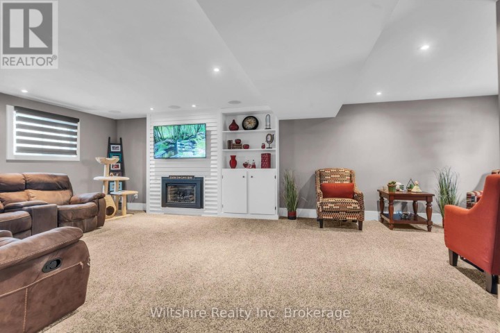 Photo 16 at 32 Devon Court, Tillsonburg