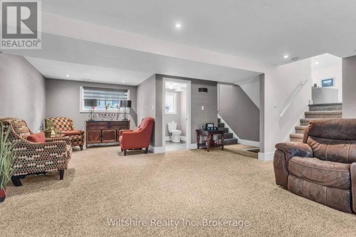 Photo 17 at 32 Devon Court, Tillsonburg