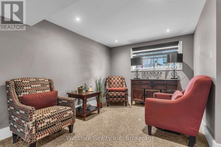 Photo 19 at 32 Devon Court, Tillsonburg