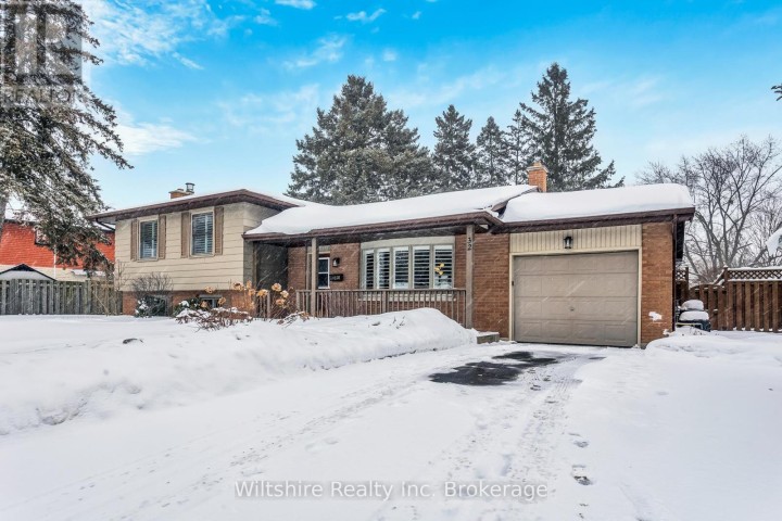 Photo 2 at 32 Devon Court, Tillsonburg