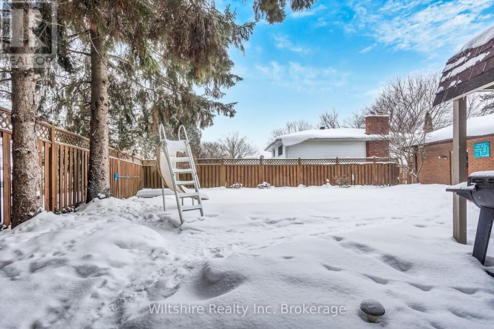 Photo 33 at 32 Devon Court, Tillsonburg
