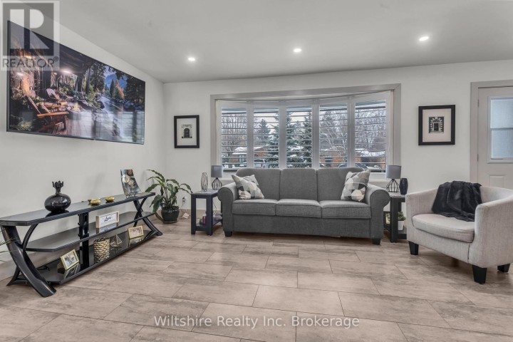 Photo 4 at 32 Devon Court, Tillsonburg