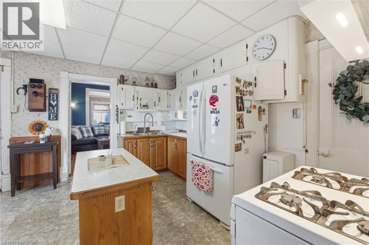 Photo 11 at 187 Sydenham Street, Terrace Hill, Brantford