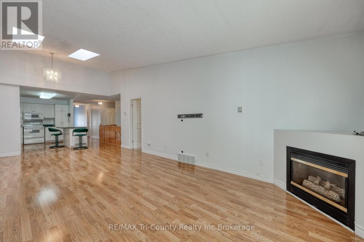 Photo 10 at 42 Jackson Court, Tillsonburg