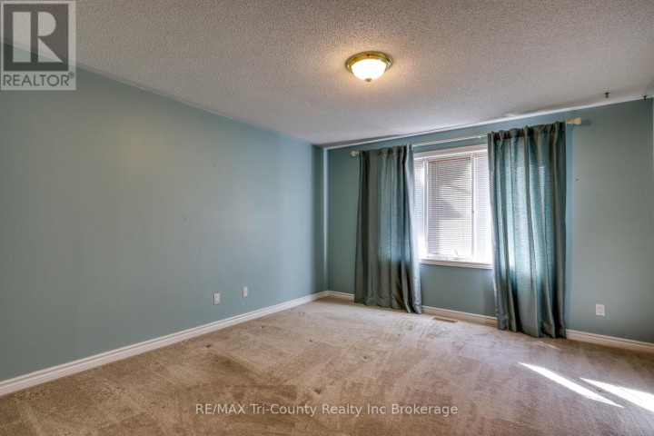 Photo 11 at 42 Jackson Court, Tillsonburg