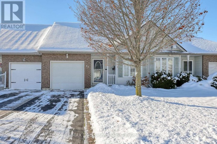 Photo 2 at 42 Jackson Court, Tillsonburg