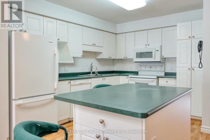 Photo 6 at 42 Jackson Court, Tillsonburg