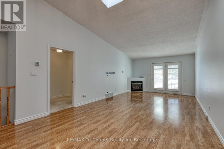 Photo 9 at 42 Jackson Court, Tillsonburg