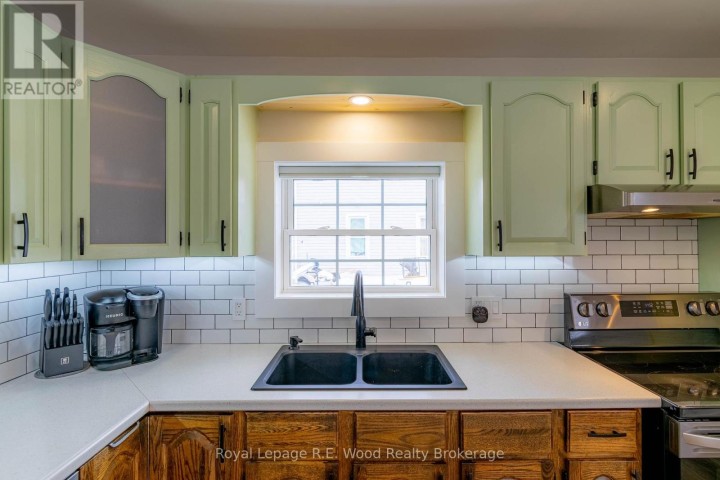 Photo 10 at 34 S Stover Street, Norwich Town, Norwich