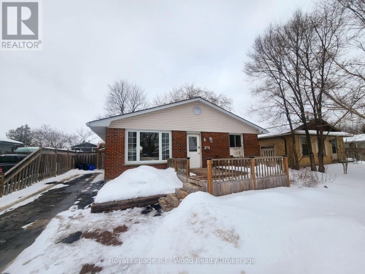 Photo 2 at 6 Centennial Avenue, Tillsonburg