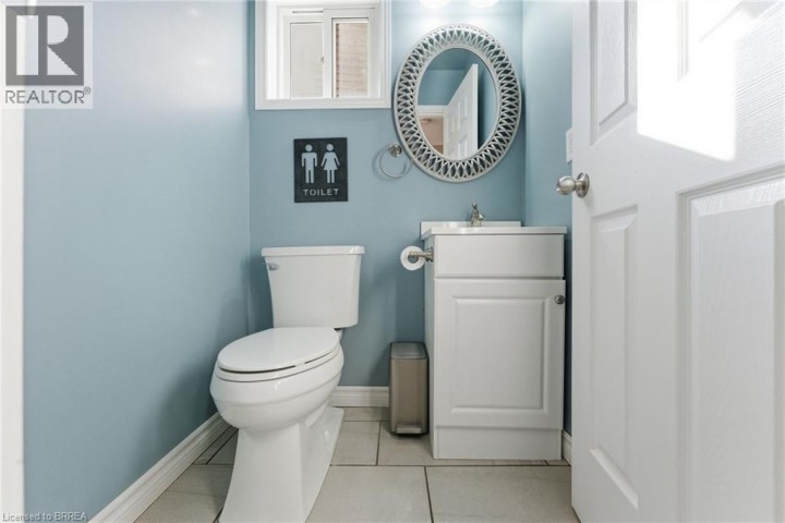 Photo 12 at 15 Anastasia Crescent, Brantwood Park, Brantford