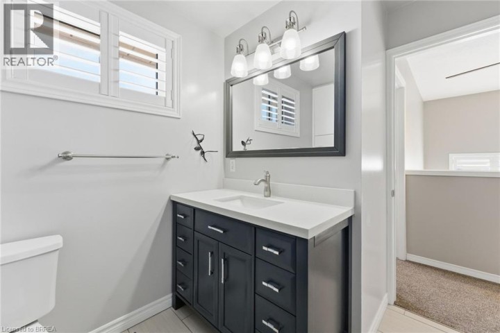 Photo 17 at 15 Anastasia Crescent, Brantwood Park, Brantford