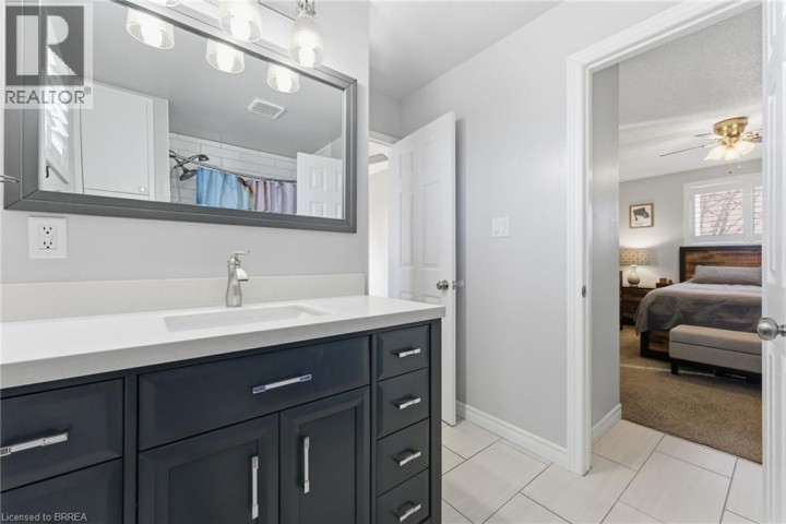 Photo 21 at 15 Anastasia Crescent, Brantwood Park, Brantford