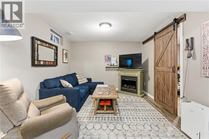 Photo 22 at 15 Anastasia Crescent, Brantwood Park, Brantford