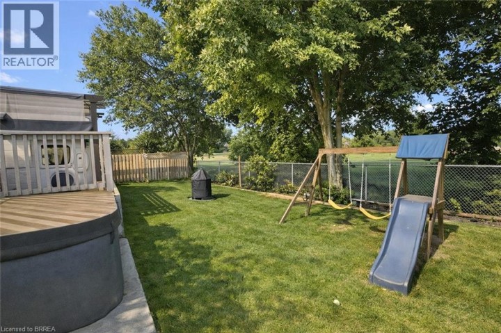 Photo 25 at 15 Anastasia Crescent, Brantwood Park, Brantford