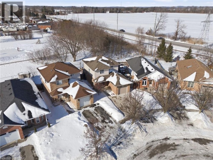 Photo 37 at 15 Anastasia Crescent, Brantwood Park, Brantford