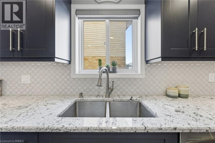 Photo 9 at 15 Anastasia Crescent, Brantwood Park, Brantford