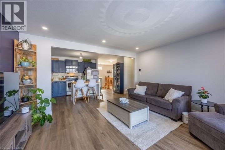 Photo 8 at 62 Beckett Boulevard, Tillsonburg