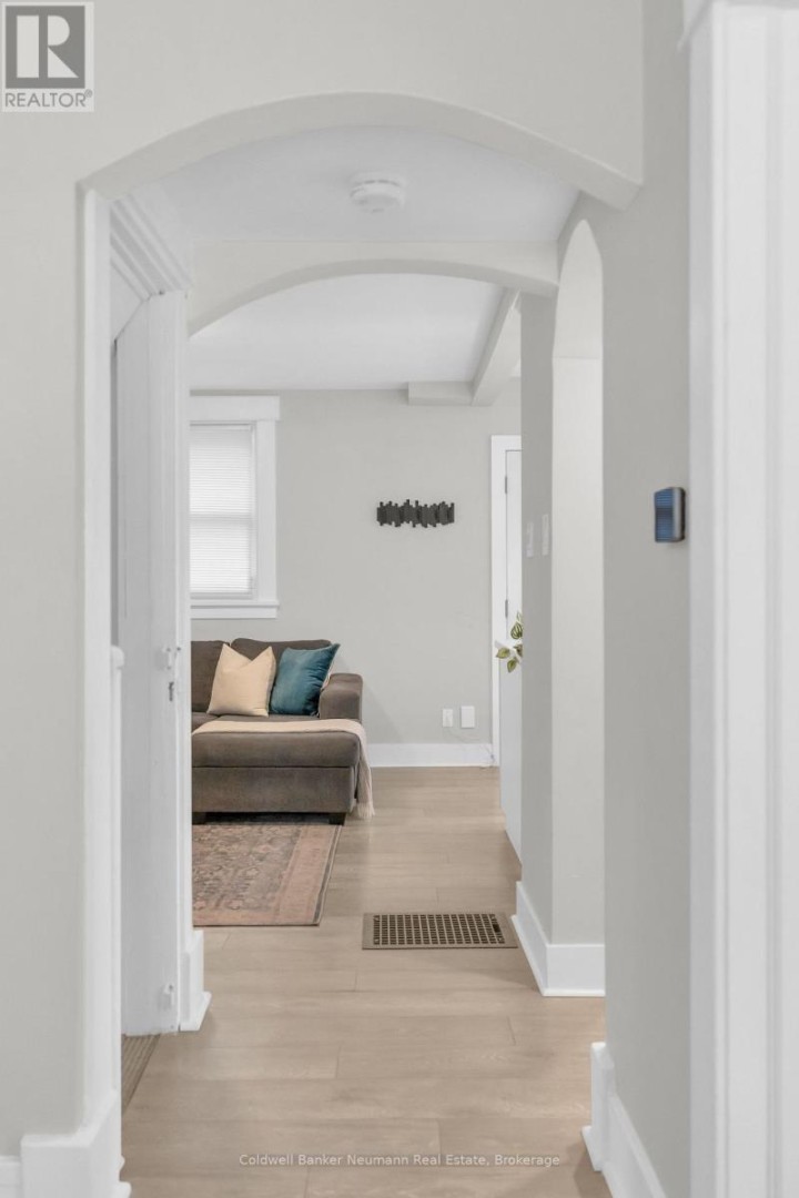 Photo 11 at 194 N Dundas Street, Cambridge