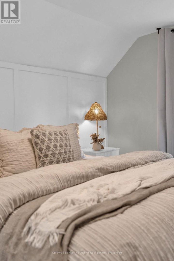 Photo 28 at 194 N Dundas Street, Cambridge