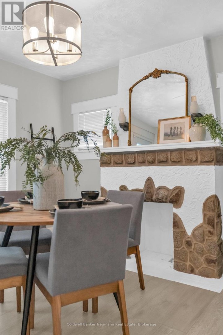 Photo 8 at 194 N Dundas Street, Cambridge