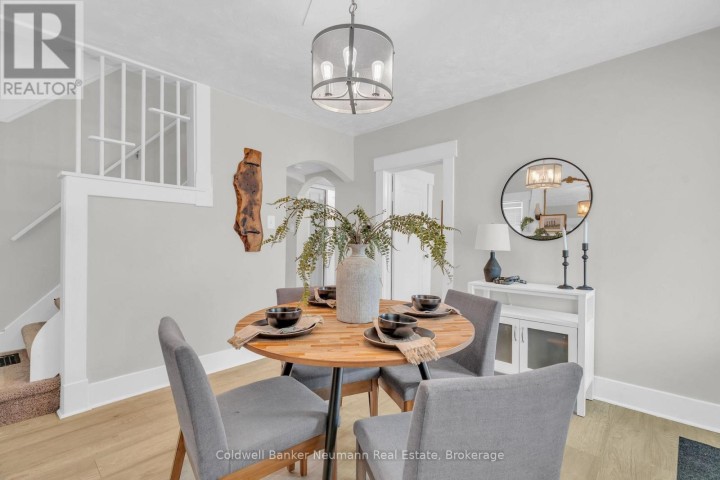 Photo 9 at 194 N Dundas Street, Cambridge