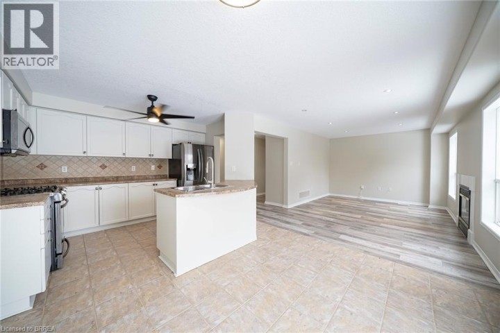 Photo 10 at 12 Gaydon Way, Empire, Brantford