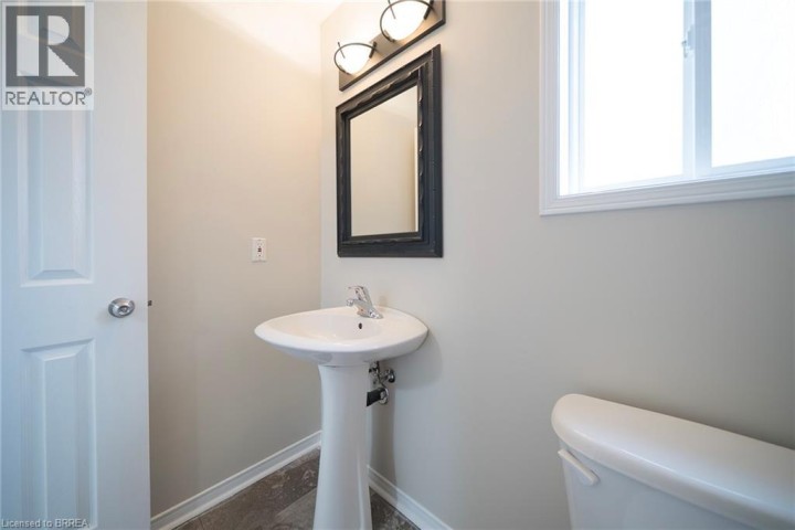Photo 13 at 12 Gaydon Way, Empire, Brantford