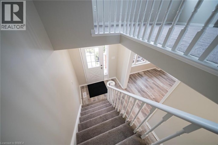 Photo 14 at 12 Gaydon Way, Empire, Brantford