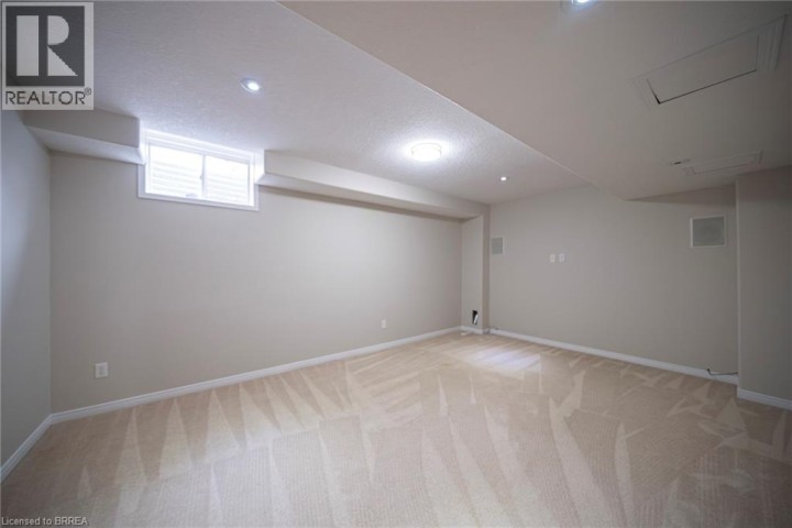 Photo 31 at 12 Gaydon Way, Empire, Brantford