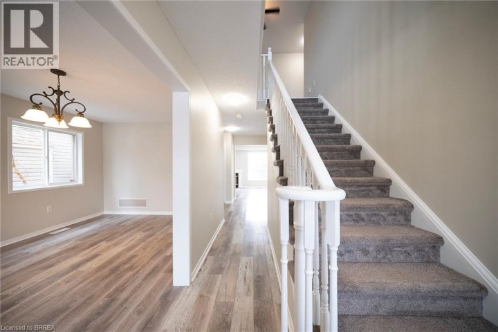 Photo 4 at 12 Gaydon Way, Empire, Brantford