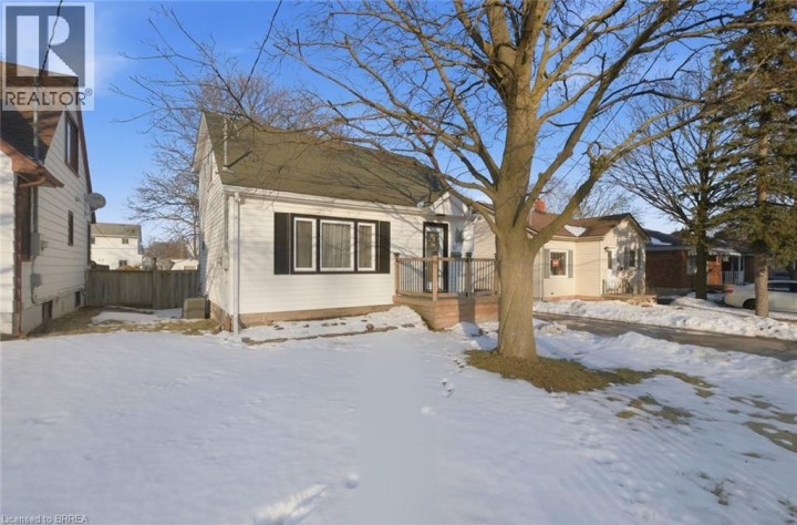 Photo 11 at 67 Wood Street, North Park / Wood St., Brantford