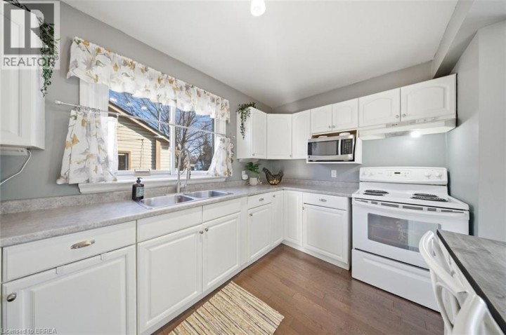 Photo 18 at 67 Wood Street, North Park / Wood St., Brantford