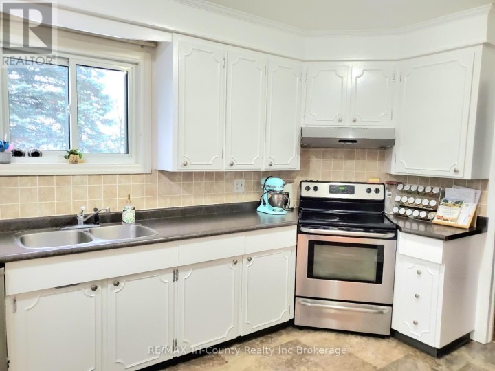 Photo 5 at 52 W North Street, Tillsonburg