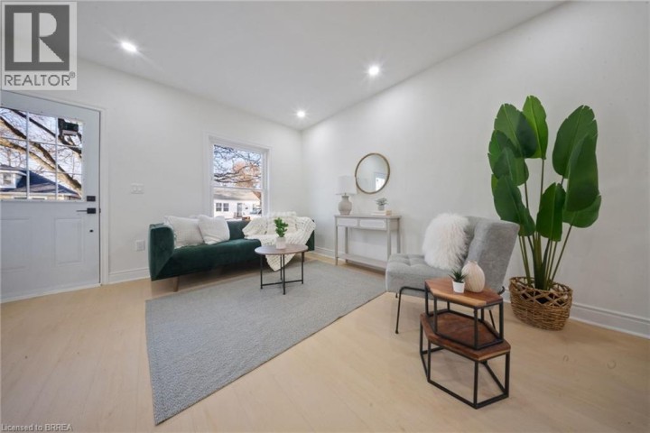 Photo 7 at 327 Sheridan Street, East Ward, Brantford