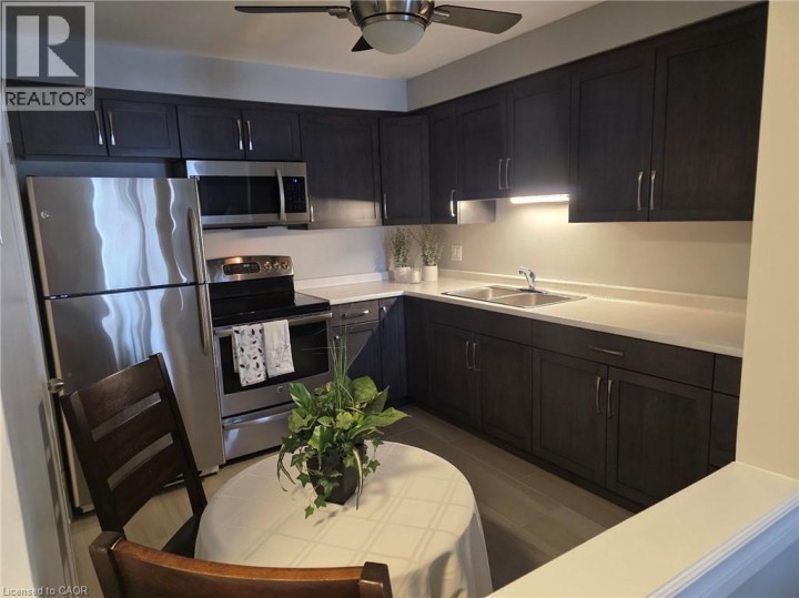 Photo 7 at 106 - 565 Greenfield Avenue, Fairview / Kingsdale, Kitchener