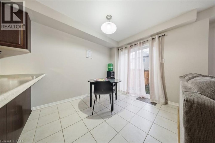 Photo 10 at 126 Munro Circle, Empire South, Brantford