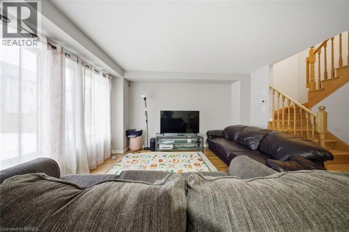 Photo 12 at 126 Munro Circle, Empire South, Brantford