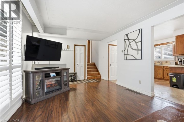 Photo 4 at 20 Amber Street, Grand Woodlands, Brantford